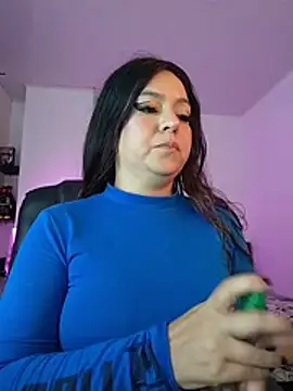 Snapshot of Abbyjoness21 chatting on 12.17.25 Abbyjoness21 online show from 12.17.25