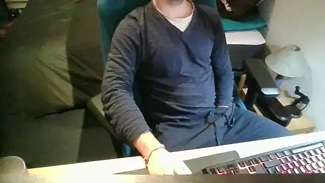 Snapshot of azdert210 chatting on 03.01.26 azdert210 online show from 03.01.26