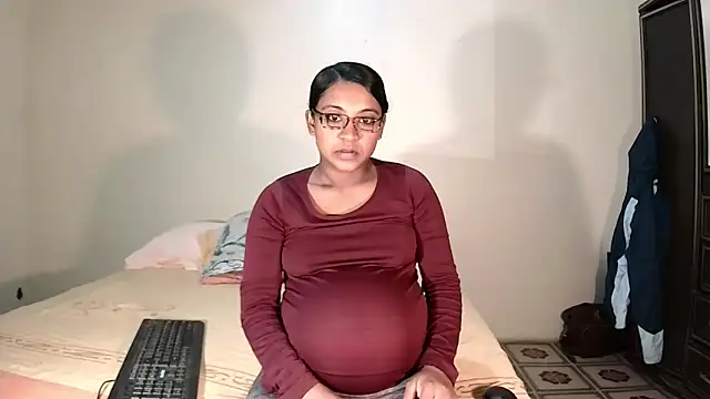 Snapshot of indiansweetflava chatting on 05.15.26 indiansweetflava online show from 05.15.26