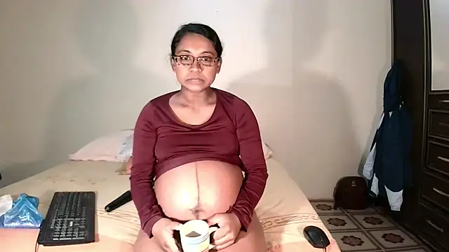 Snapshot of indiansweetflava chatting on 05.20.26 indiansweetflava online show from 05.20.26