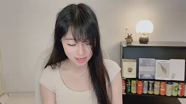 Snapshot of Onechestnut chatting on 05.31.26 Onechestnut online show from 05.31.26