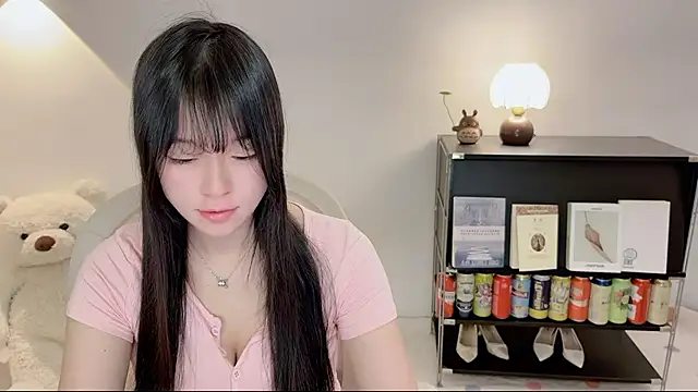 Snapshot of Onechestnut chatting on 06.26.26 Onechestnut online show from 06.26.26