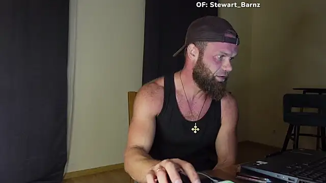 Snapshot of Stewart_Barnz chatting on 07.10.26 Stewart Barnz online show from 07.10.26