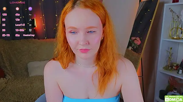 Snapshot of JoyceJones chatting on 02.08.26 JoyceJones online show from 02.08.26
