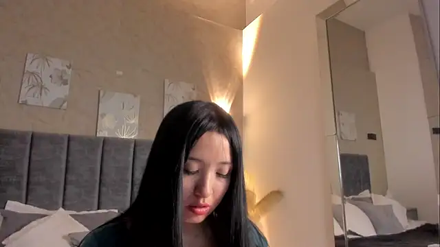 Snapshot of Lunaa_bellaa chatting on 11.04.25 Lunaa bellaa online show from 11.04.25