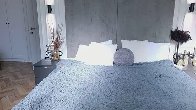 Snapshot of milaa_sun chatting on 05.19.26 milaa sun online show from 05.19.26