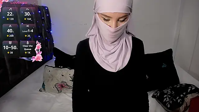   Nahia online show from 10.27.25