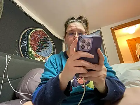 Snapshot of GirlSquirt chatting on 02.19.26 GirlSquirt online show from 02.19.26