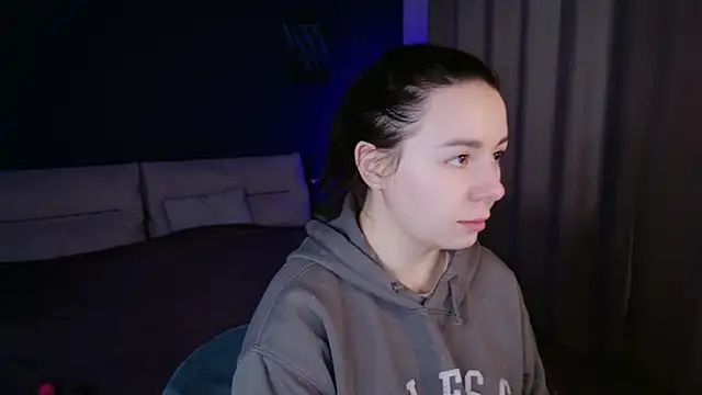 Snapshot of Di_na_Bell chatting on 03.17.26 Di na Bell online show from 03.17.26