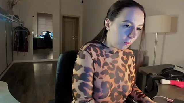 Snapshot of Di_na_Bell chatting on 03.24.26 Di na Bell online show from 03.24.26