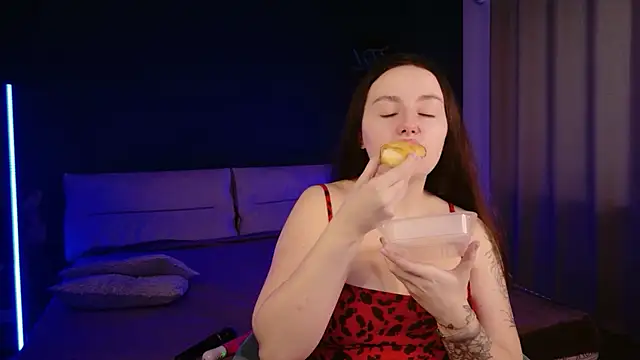 Snapshot of Di_na_Bell chatting on 04.02.26 Di na Bell online show from 04.02.26