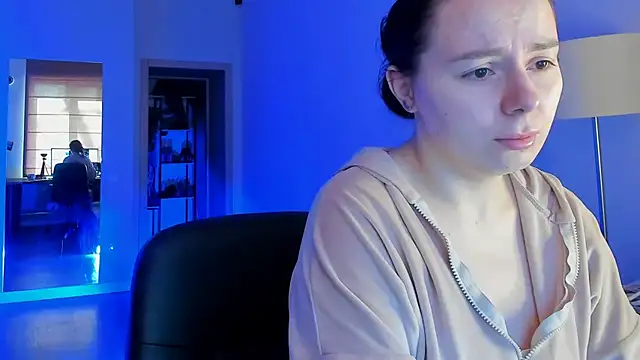 Snapshot of Di_na_Bell chatting on 04.03.26 Di na Bell online show from 04.03.26