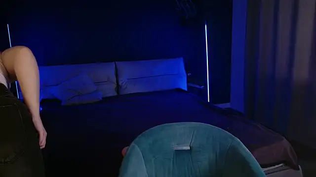 Snapshot of Di_na_Bell chatting on 04.08.26 Di na Bell online show from 04.08.26