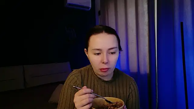 Snapshot of Di_na_Bell chatting on 04.14.26 Di na Bell online show from 04.14.26