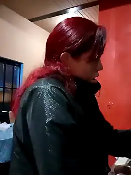 carolinhe  online show from 10.21.25