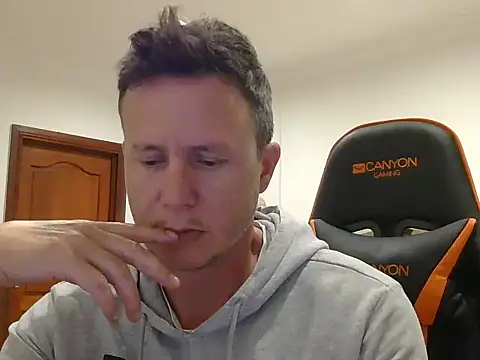 TroyDieselXXX online show from 04.13.26