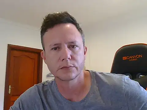 Snapshot of TroyDieselXXX chatting on 04.18.26 TroyDieselXXX online show from 04.18.26