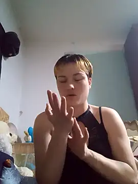 Snapshot of MoonIrene chatting on 09.29.25 MoonIrene online show from 09.29.25