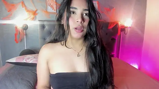 Snapshot of GiannaSlimJB chatting on 10.11.25 GiannaSlimJB online show from 10.11.25