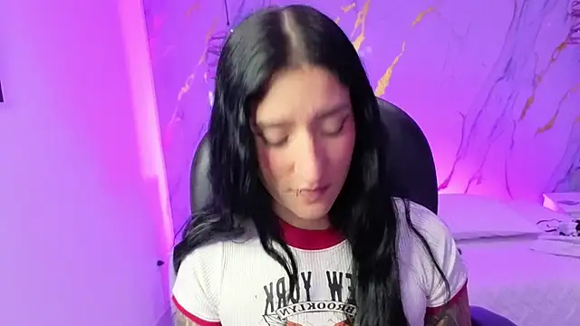 Scaarlettfox online show from 11.30.25