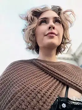 Snapshot of KellyKeler chatting on 11.08.25 KellyKeler online show from 11.08.25