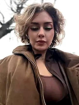 Snapshot of KellyKeler chatting on 12.01.25 KellyKeler online show from 12.01.25