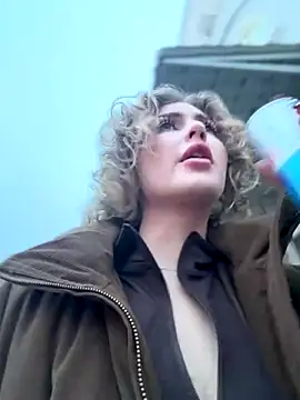 Snapshot of KellyKeler chatting on 12.21.25 KellyKeler online show from 12.21.25