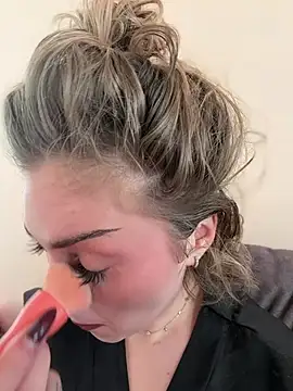 Snapshot of KellyKeler chatting on 01.18.26 KellyKeler online show from 01.18.26