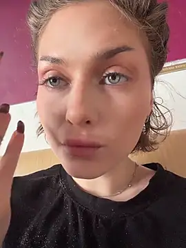 Snapshot of KellyKeler chatting on 02.13.26 KellyKeler online show from 02.13.26