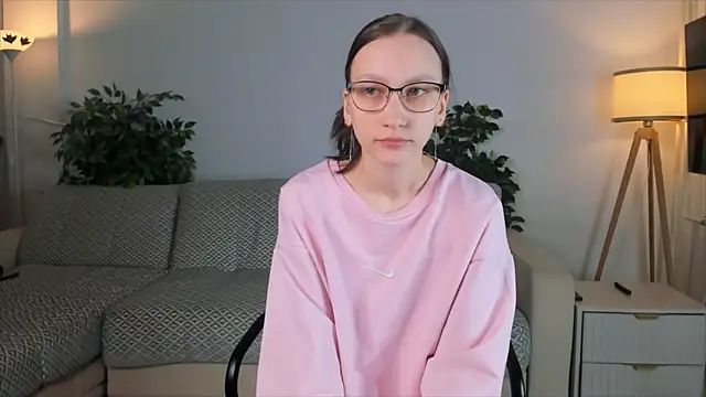Snapshot of AnnisGelI chatting on 12.02.25 AnnisGelI online show from 12.02.25