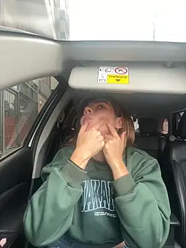 Snapshot of AllieYourGirl chatting on 10.29.25 AllieYourGirl online show from 10.29.25