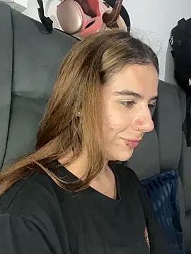 Snapshot of AllieYourGirl chatting on 11.12.25 AllieYourGirl online show from 11.12.25