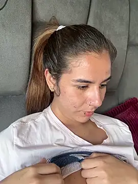 Snapshot of AllieYourGirl chatting on 12.13.25 AllieYourGirl online show from 12.13.25