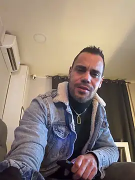 Snapshot of futy-doll chatting on 03.01.26 futy-doll online show from 03.01.26