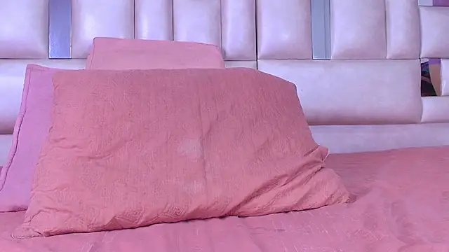 emmacurvy online show from 10.10.25