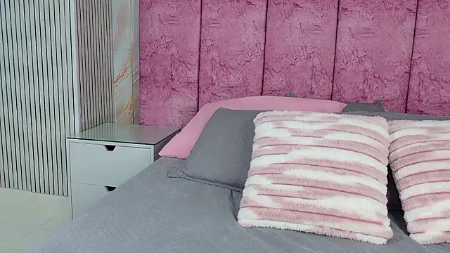 emmacurvy online show from 03.03.26