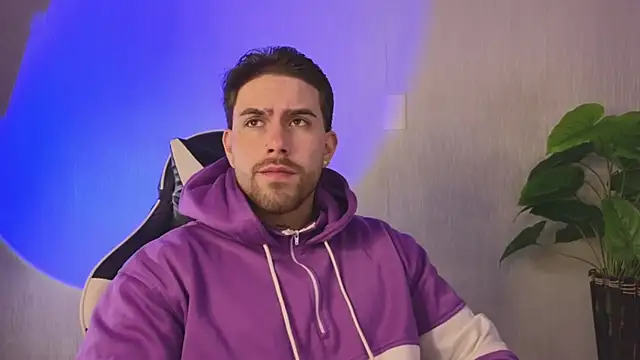 Snapshot of Ades_Lowe chatting on 11.26.25 Ades Lowe online show from 11.26.25