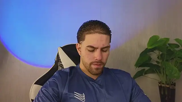 Snapshot of Ades_Lowe chatting on 11.27.25 Ades Lowe online show from 11.27.25