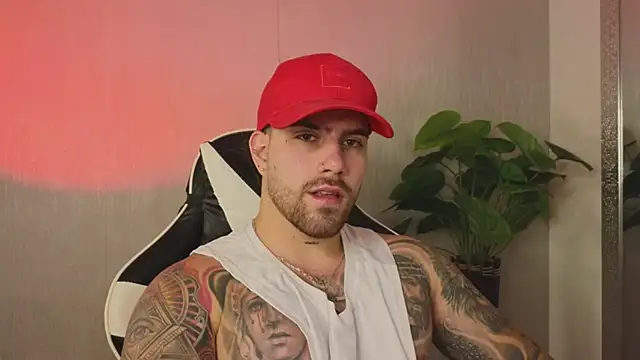 Snapshot of Ades_Lowe chatting on 11.28.25 Ades Lowe online show from 11.28.25