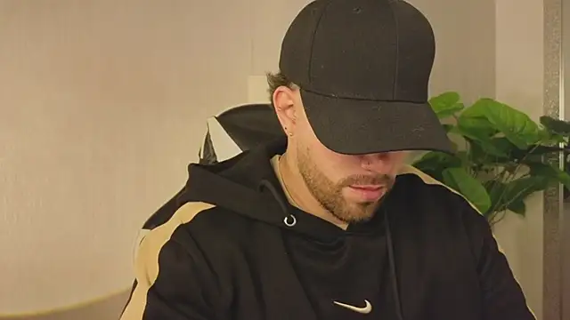 Snapshot of Ades_Lowe chatting on 11.29.25 Ades Lowe online show from 11.29.25