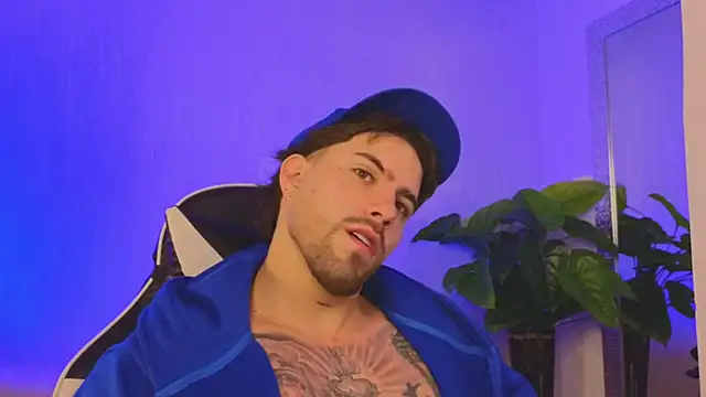 Snapshot of Ades_Lowe chatting on 12.22.25 Ades Lowe online show from 12.22.25