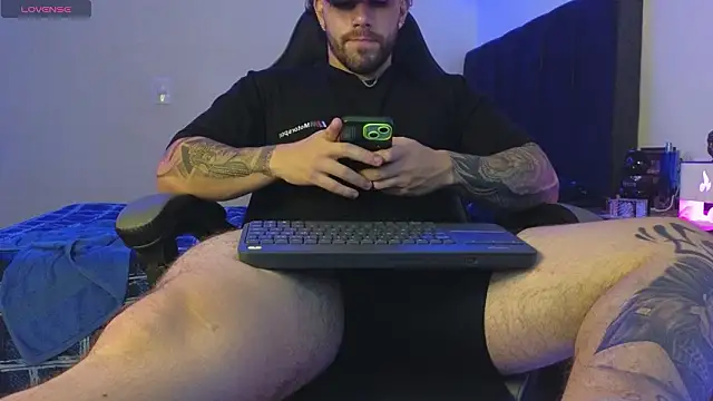 Snapshot of Ades_Lowe chatting on 02.16.26 Ades Lowe online show from 02.16.26