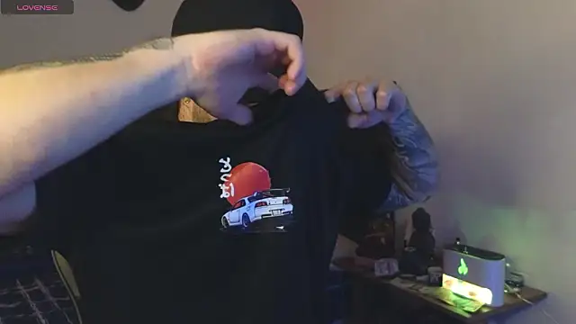 Snapshot of Ades_Lowe chatting on 02.19.26 Ades Lowe online show from 02.19.26