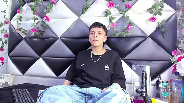 Megan Thompson  online show from 11.26.25