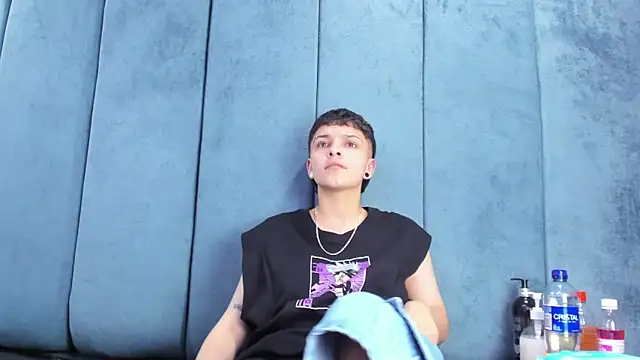 Megan Thompson  online show from 03.18.26