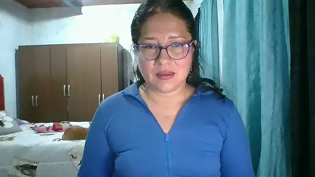 scarlett widow  online show from 09.24.25