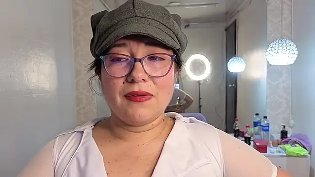 scarlett widow  online show from 12.21.25