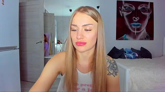 Snapshot of MashaFromRussia__ chatting on 10.13.25 MashaFromRussia   online show from 10.13.25