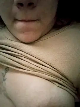 Snapshot of Mari29patty chatting on 10.26.25 Mari29patty online show from 10.26.25