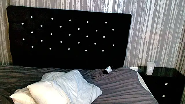 Alicee Moonn online show from 02.25.26